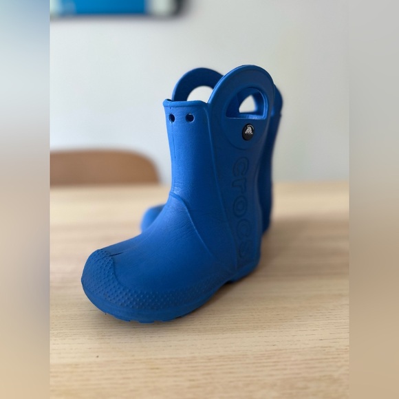 Crocs “Handle it Rain” rainboots blue or pink - Picture 3 of 11